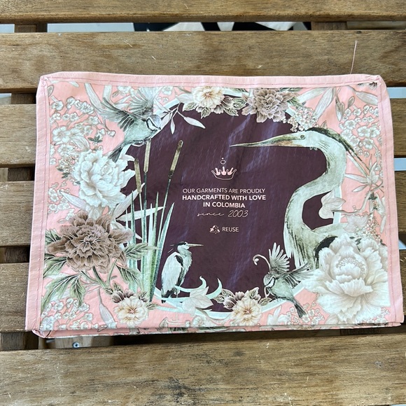 Agua Bendita/ Maaji Swimwear bags/cosmetic bags (3) - Picture 3 of 11